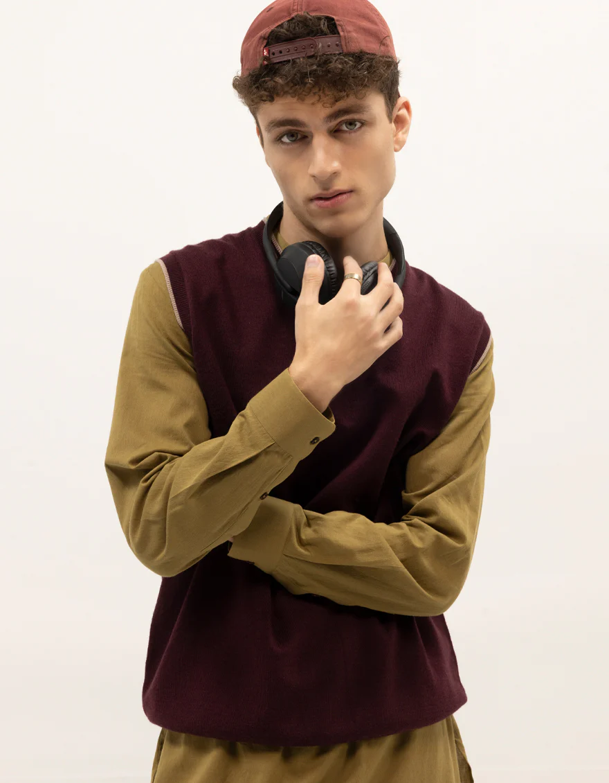JJ-SWT-0039-SLEEVLESS V-NECK SWEATER